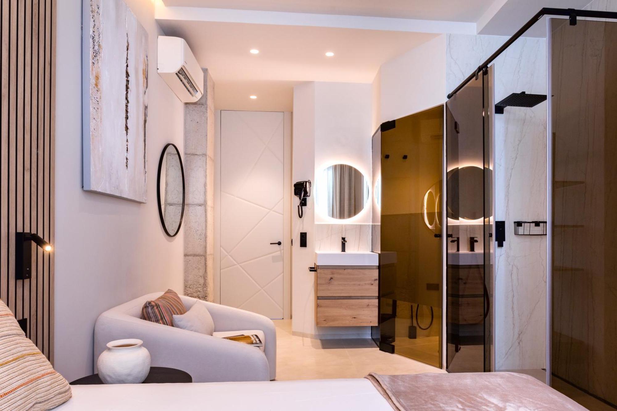 Lejlighed Magnificent Renovated 2bd 2bth Duplex With Backyard - Centre *